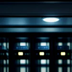 tumpukan peralatan router dan switch cisco di dalam ruang server kecil perkantoran dengan kabel lan rapi